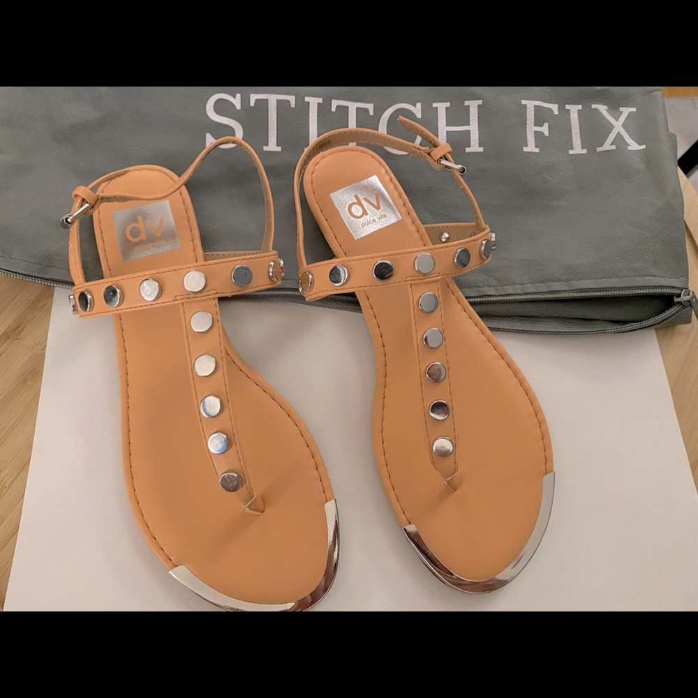 DV BY DOLCE VITA Sandals
